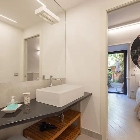 Rione Monti With Private Garden Apartment