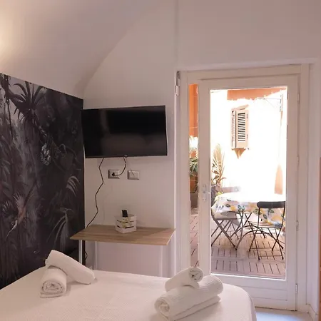Apartment Rione Monti With Private Garden Rome