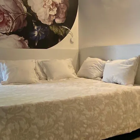 Rione Monti With Private Garden Apartament