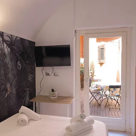 Apartament Rione Monti With Private Garden